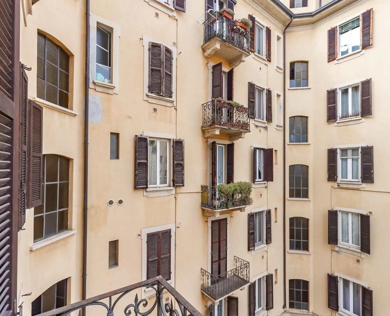 Milan Gorgeous Apartment